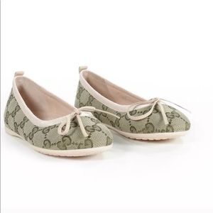 Authentic Gucci Girls Shoes size 31